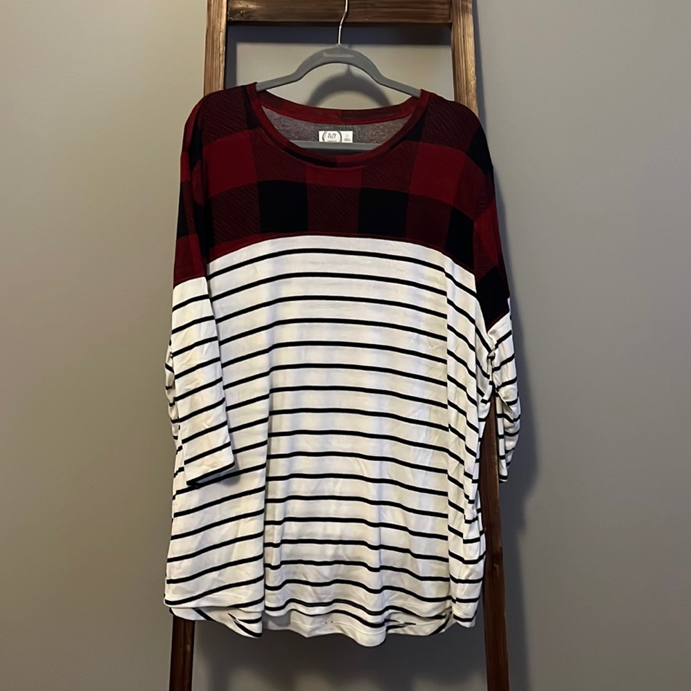 Maurices three-quarter length sleeve lightweight sweater